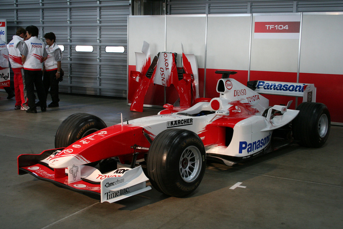 Toyota TF104