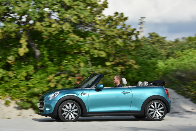 MINI (BMW) Cooper Convertible