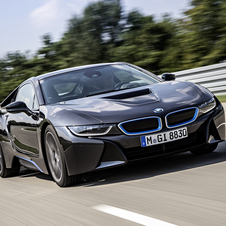 O novo BMW i8 chega na primavera e vai ser o segundo modelo da gama i