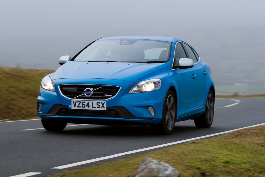 Volvo V40 D4 VED R-Design Momentum