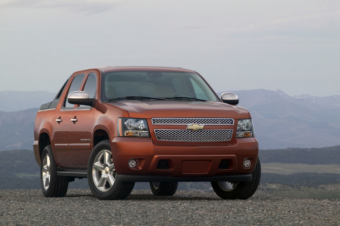 Chevrolet Avalanche LS 2WD