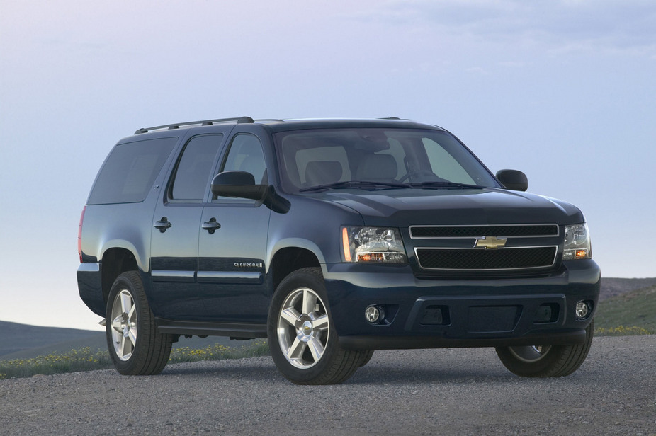 Chevrolet Suburban LS 2500 2WD