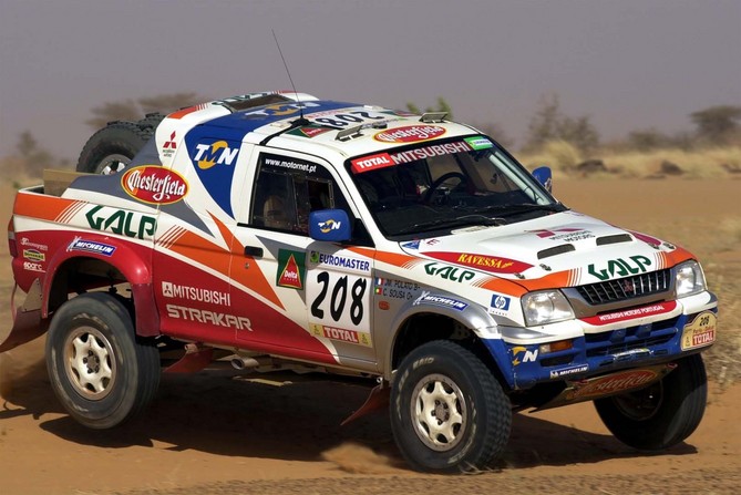 The Pajero won its class is 12 Dakar rallies