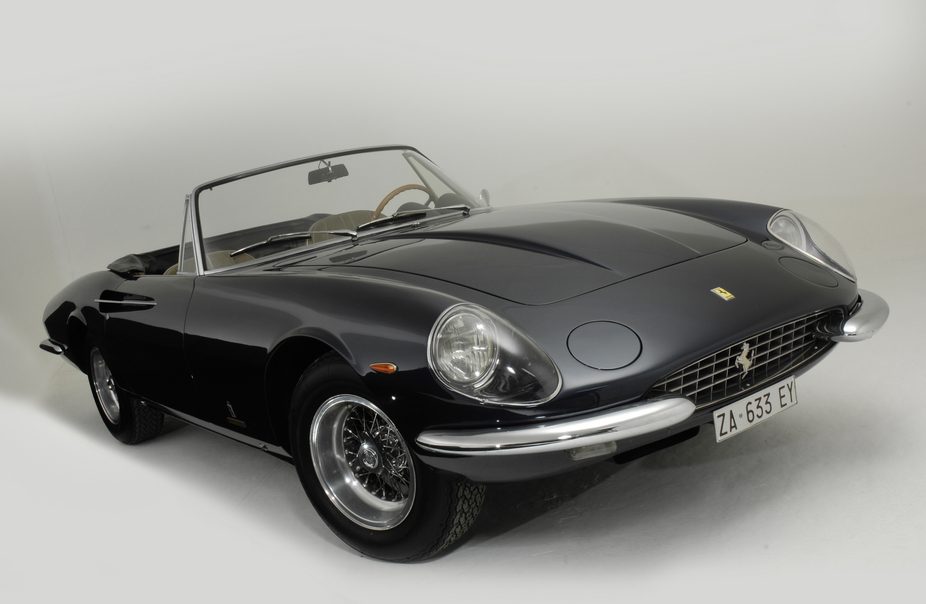 Ferrari 365 California