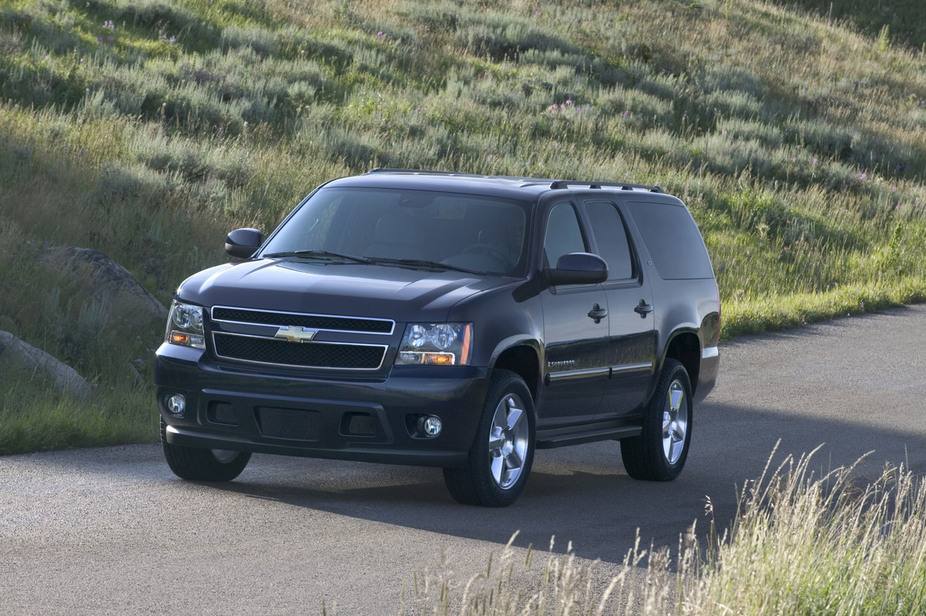 Chevrolet Suburban LS 1500 4WD