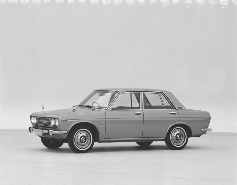 Nissan Bluebird 1300 DX