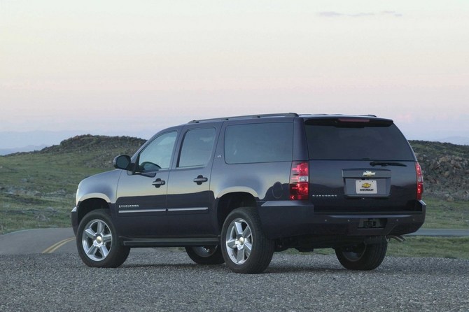 Chevrolet Suburban LS 1500 4WD