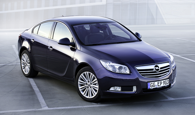 2012 Opel Insignia Focuses on Efficiency with New Engines