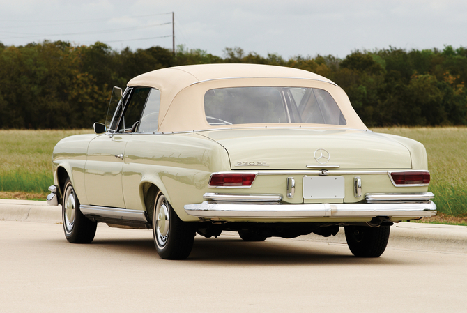 Mercedes-Benz 220 SE Cabriolet