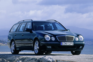 Mercedes-Benz E 240 Station Wagon AT