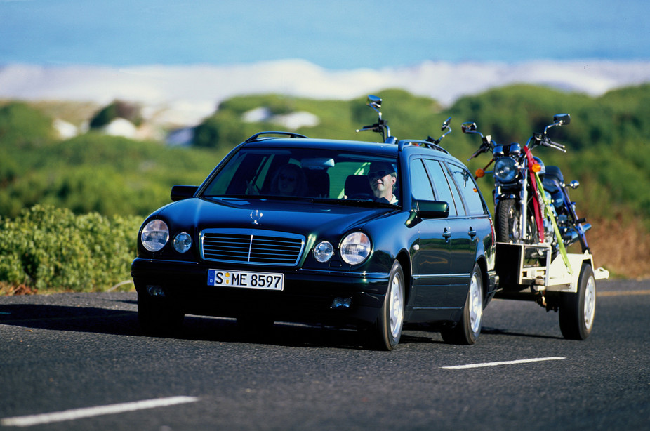 Mercedes-Benz E 320 4-MATIC