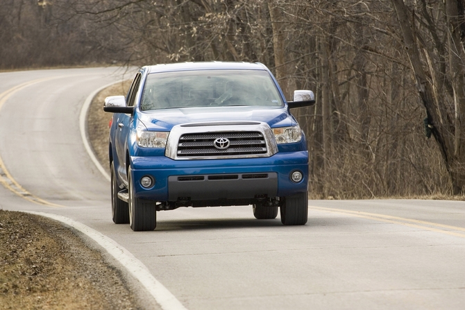 Toyota Tundra-Grade CrewMax 4X4 4.7L