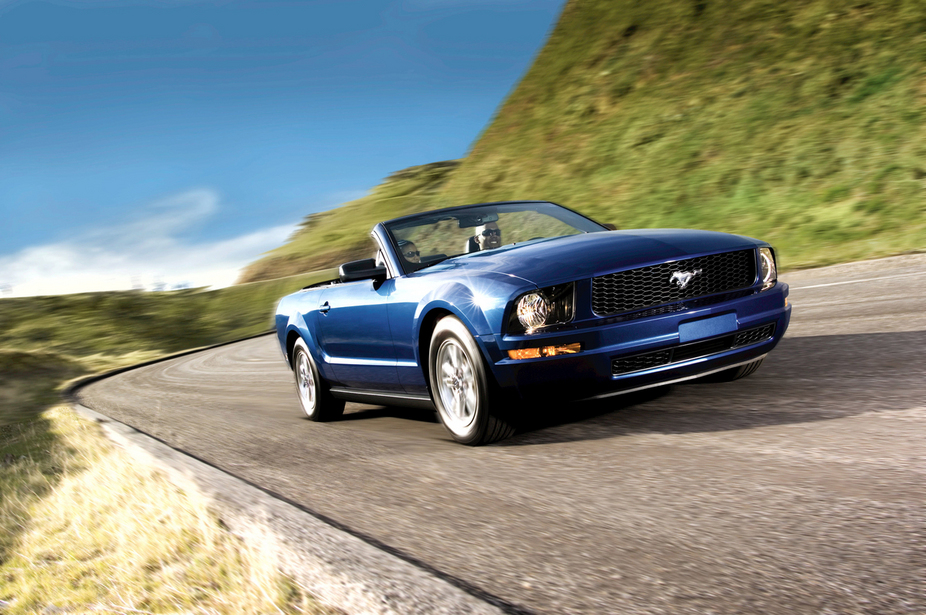 Ford Mustang V6 Convertible Automatic