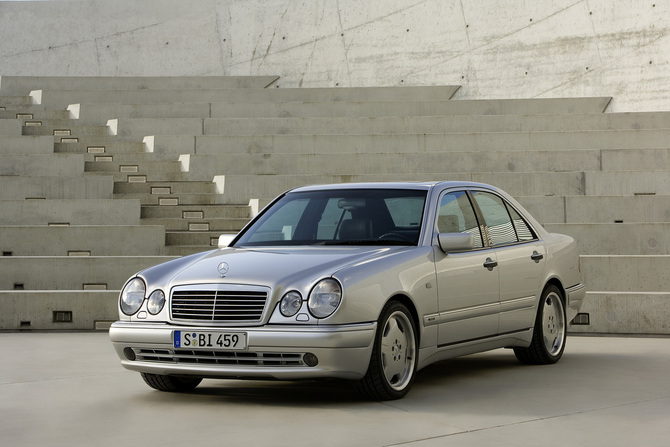 Mercedes-Benz E 50 AMG