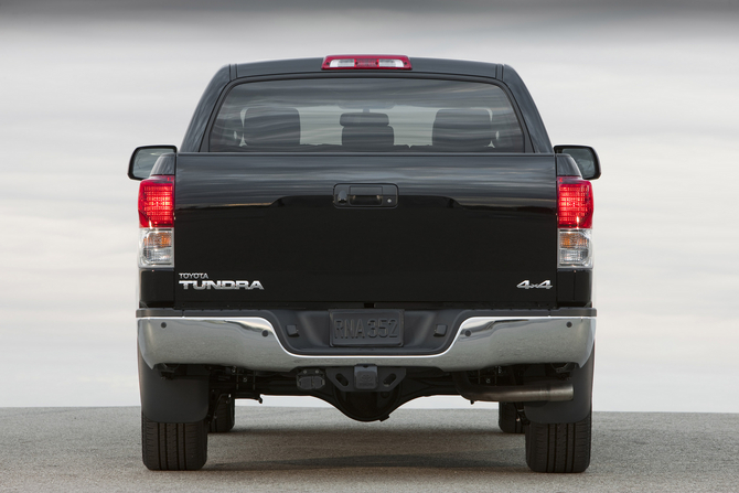 Toyota Tundra Tundra-Grade 5.7L