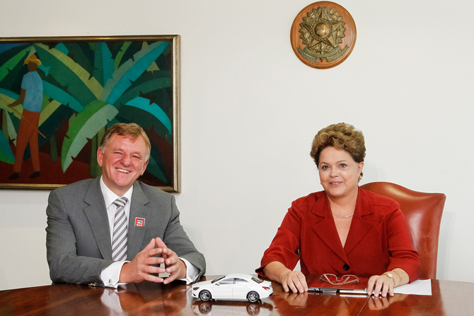 Mercedes signed the agreement with the president of Brazil