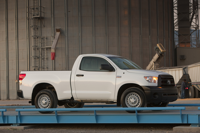 Toyota Tundra Tundra-Grade 5.7L Long Bed