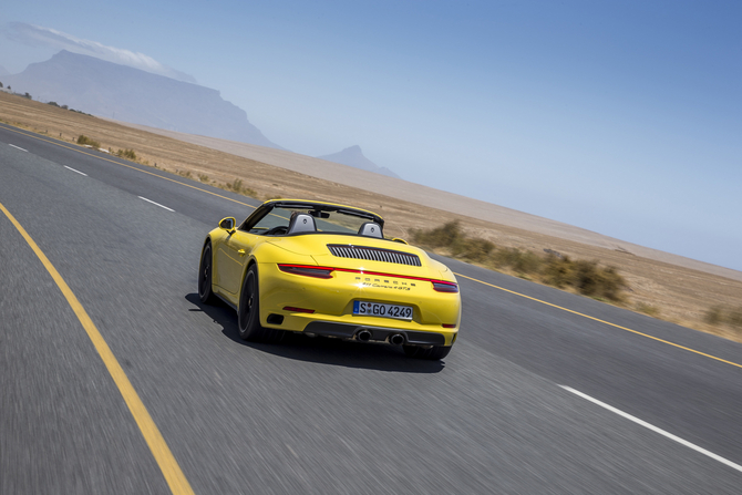 Porsche 911 Carrera 4 GTS Cabriolet