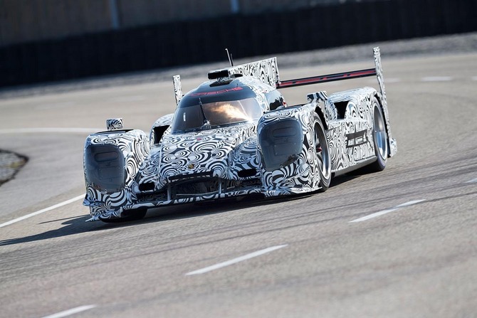 A Porsche refere que três dos seus quatro pilotos já testaram com o novo LMP1