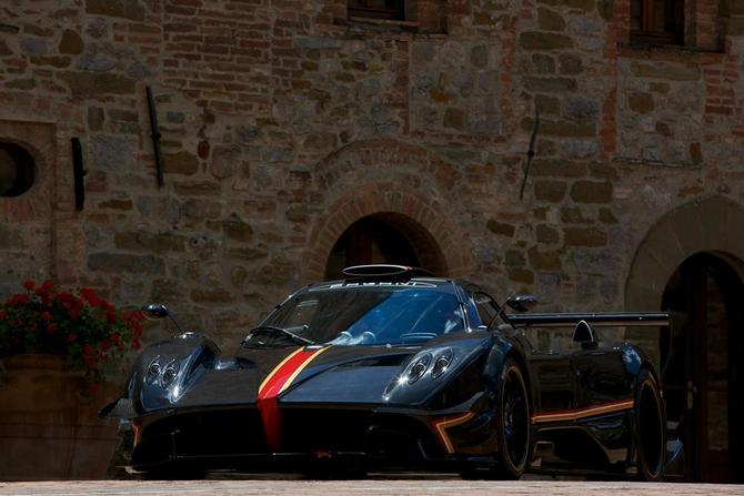 It is based on the Zonda R