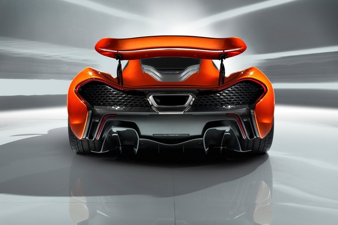 McLaren divulga mais imagens oficiais do P1