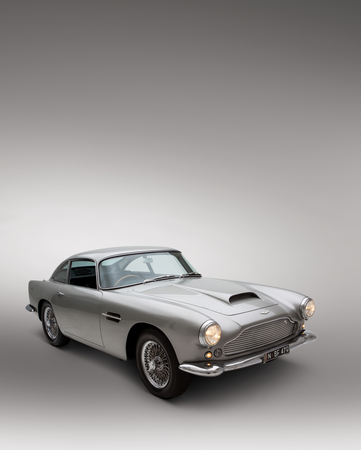 Aston Martin DB4