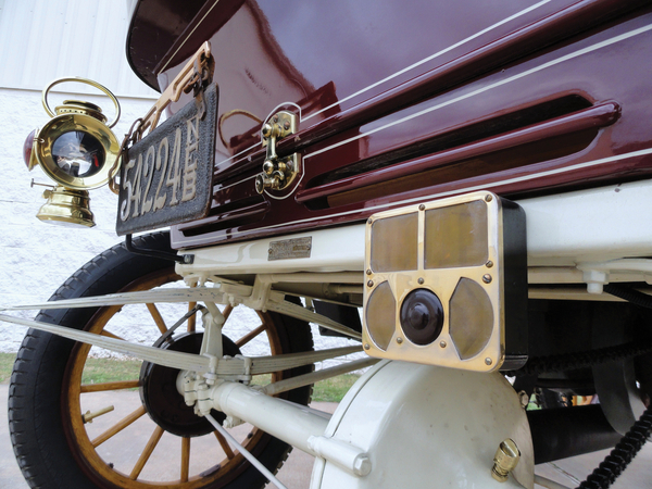 REO Two-Cylinder Five-Passenger Detachable Tonneau