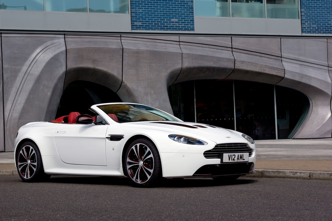 Aston Martin V12 Vantage Roadster