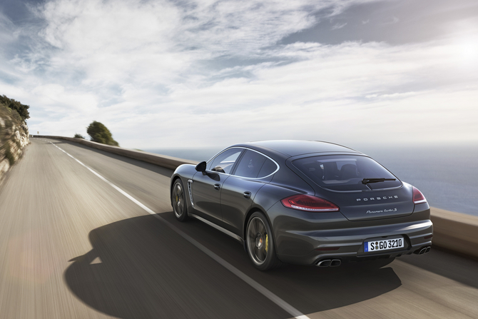 Neues Top-Modell der Gran Turismo-Modellreihe: der Porsche Panamera Turbo S