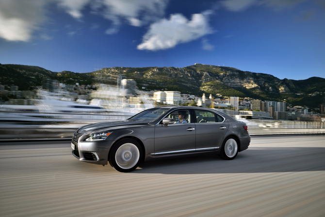 Lexus LS 600h L