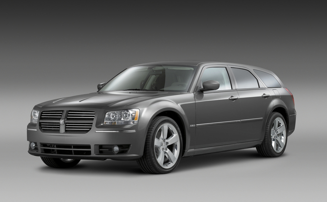 Dodge Magnum 3.5 SXT RWD