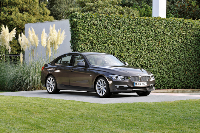 BMW 320i Modern