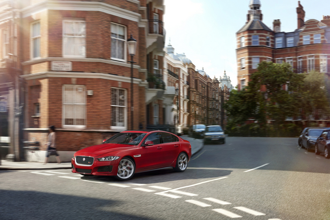 Jaguar XE 2.0 Prestige