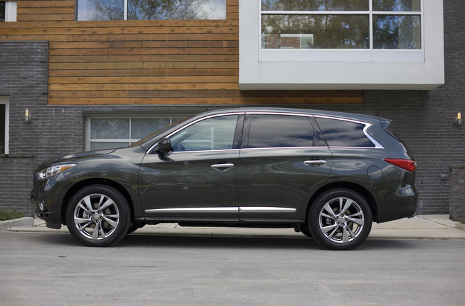 Infiniti Offers Drivers a Smaller, 7-Passenger SUV for 2012 - the JX