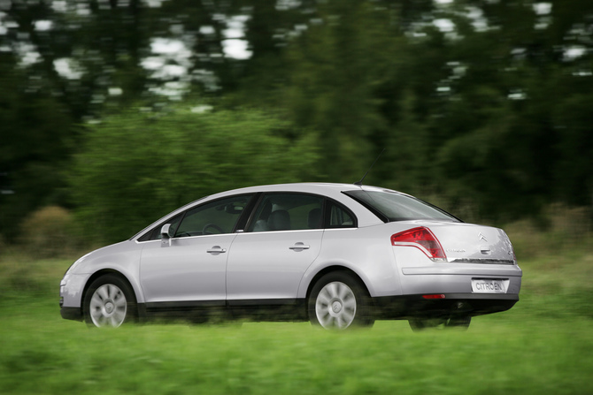 Citroën C4 Saloon 2.0i 16v