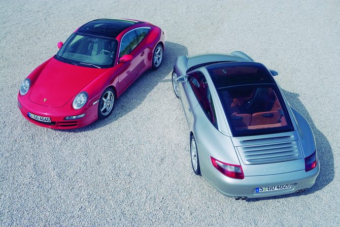 The previous generation targa used a sliding glass roof