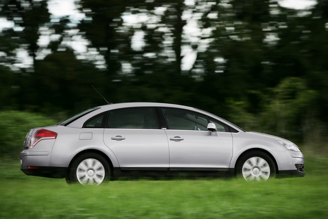 Citroën C4 Saloon 2.0i 16v