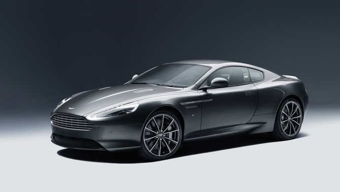 The DB9 GT is equipped with a 6.0 liters V12 engine with an output of 547hp