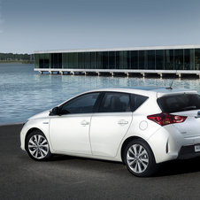 Toyota mostra novo Auris, Auris Sports Tourer e Verso em Paris