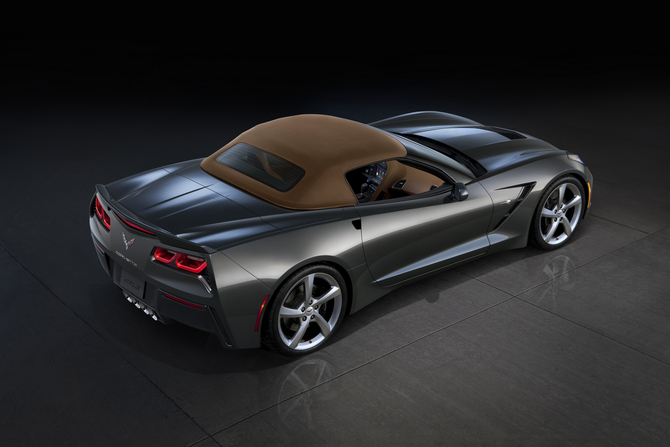 Corvette Stingray Convertible apresentado em Genebra