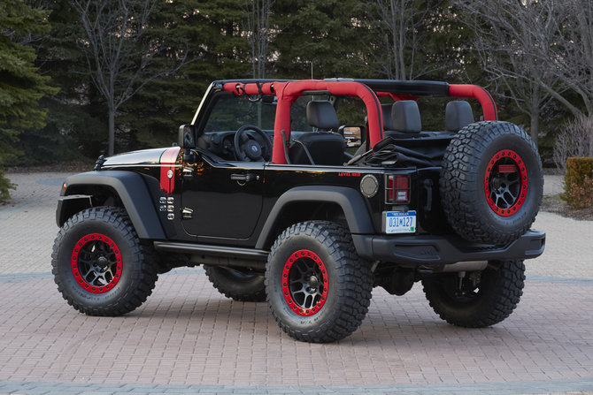 Jeep Wrangler Level Red