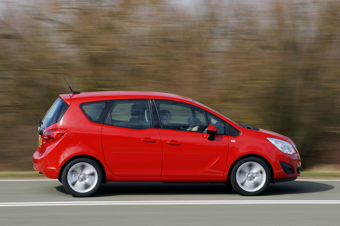 Vauxhall Meriva MPV 1.4T 120hp SE