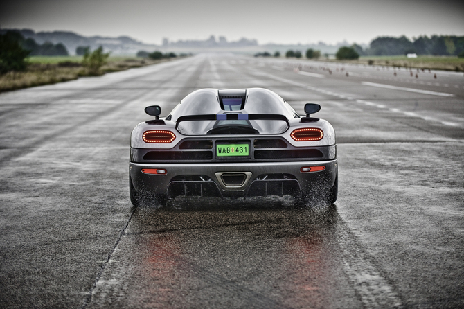 Koenigsegg Agera R smashes 0-200 mph record