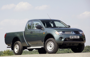 Mitsubishi L200 2.5 DI-D Club Cab 4Life