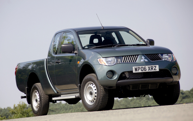 Mitsubishi L200 2.5 DI-D Club Cab 4Life