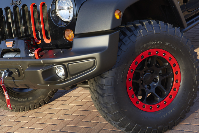 Jeep Wrangler Level Red