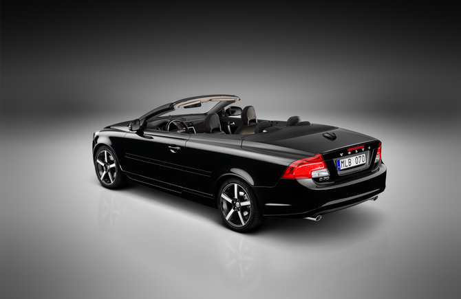 Volvo Says Farewell to the C70 with Inscription Package