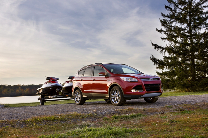 2013 Ford Escape All-Wheel Drive System Stops Skid Before It Happens