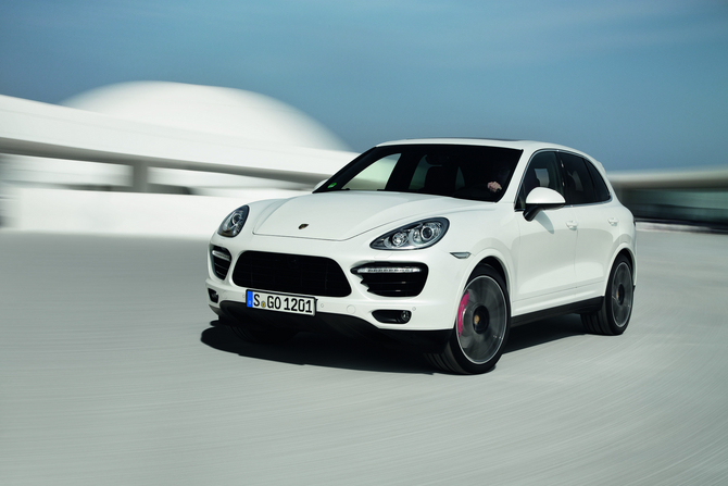 O Cayenne Turbo S chega a uma velocidade máxima de 283 km/h