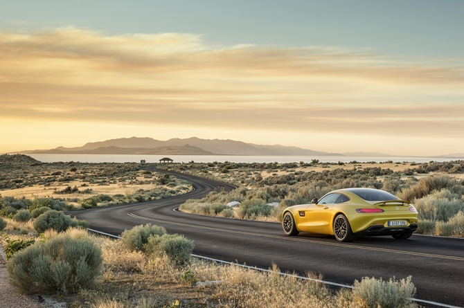 Both versions of the GT will be combined with the same automatic dual-clutch seven-speed from the SLS